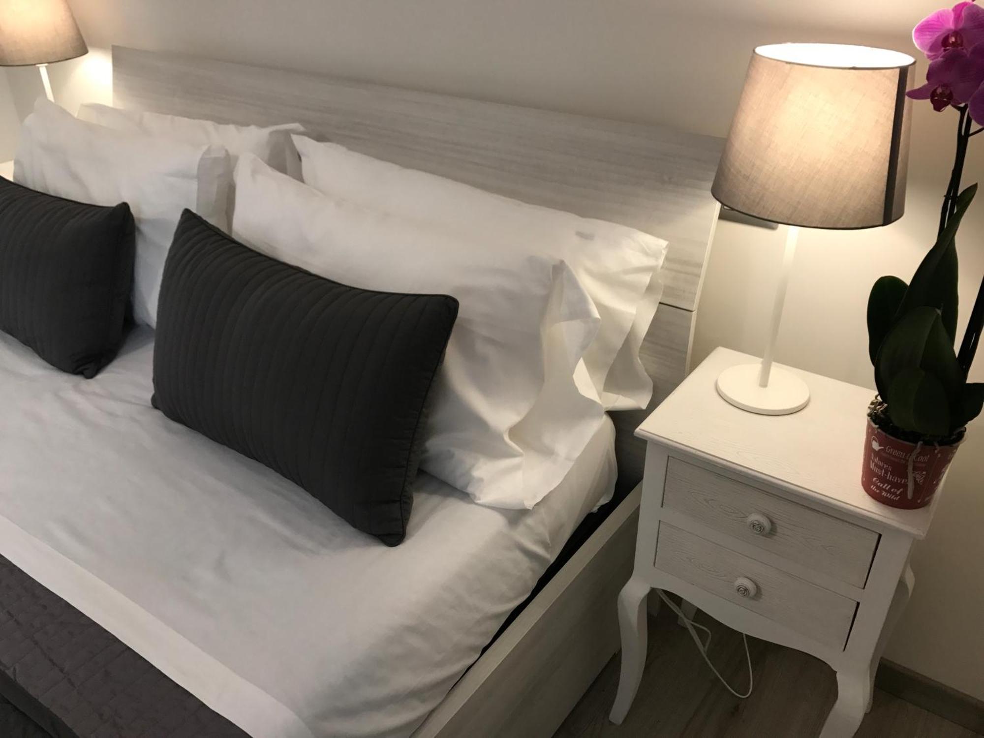 Angolo Di Roma Guest House — Photos 1